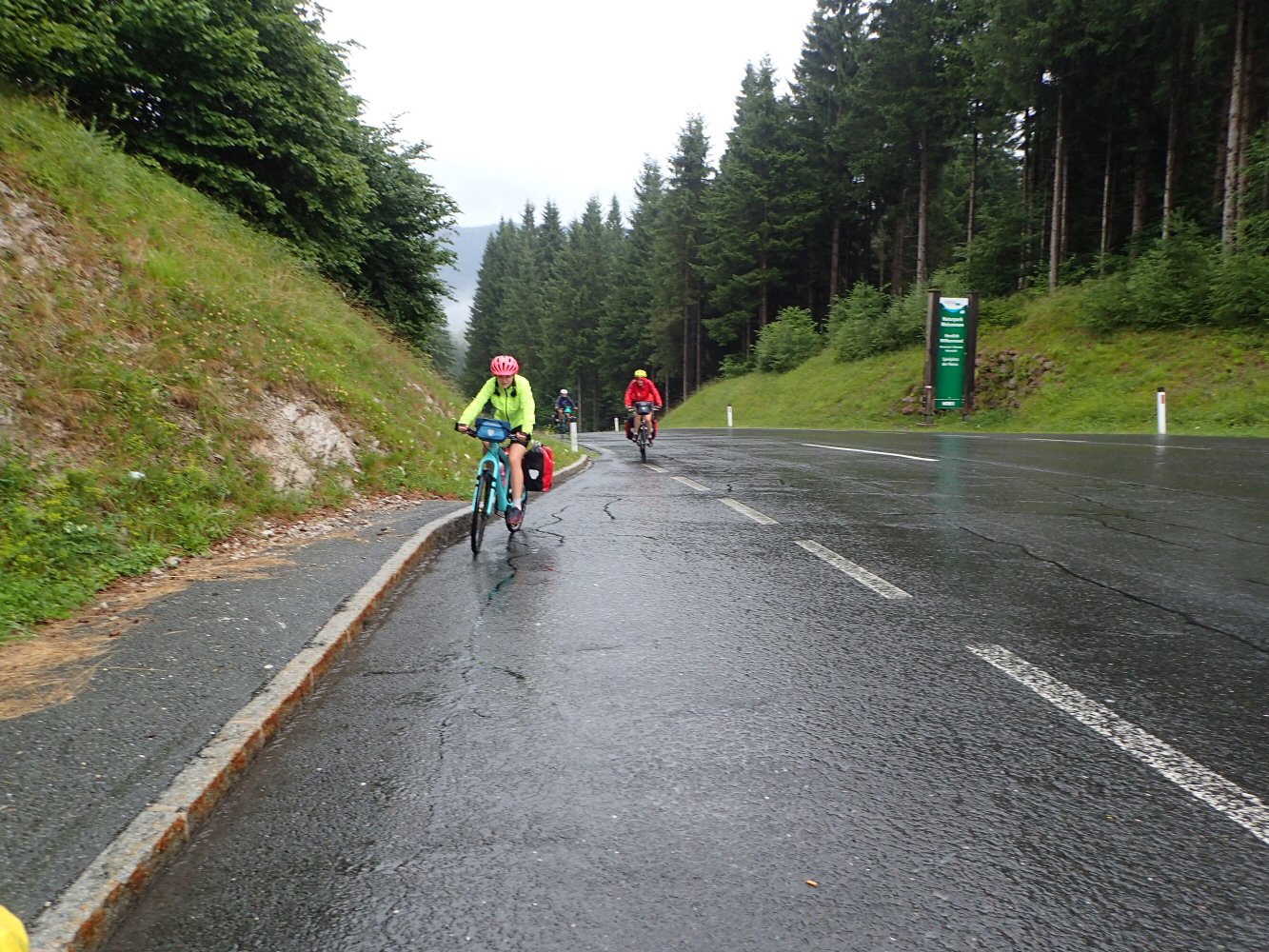 SCUOL KRK 0077 P7240051