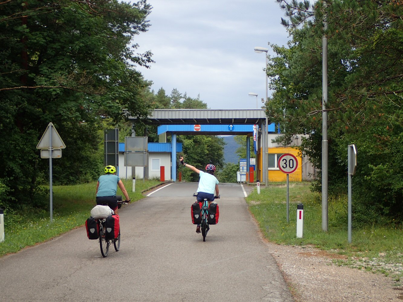 SCUOL KRK 0164 P7280104